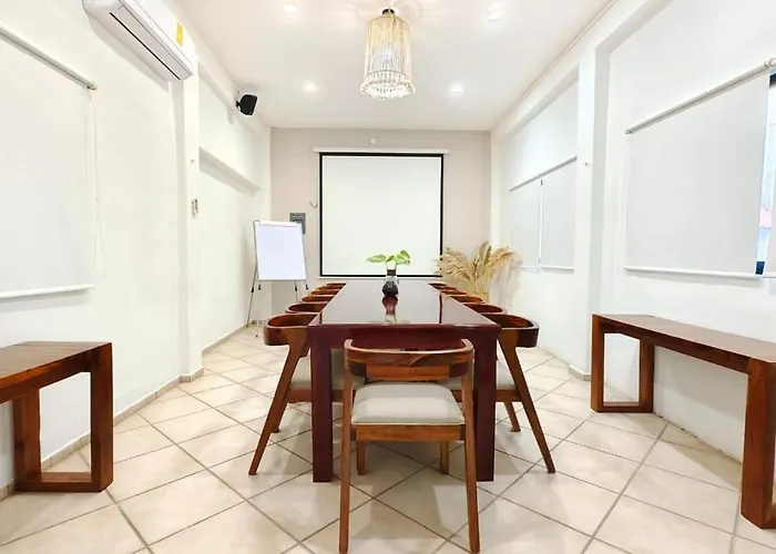 Hulku Hotel 3*