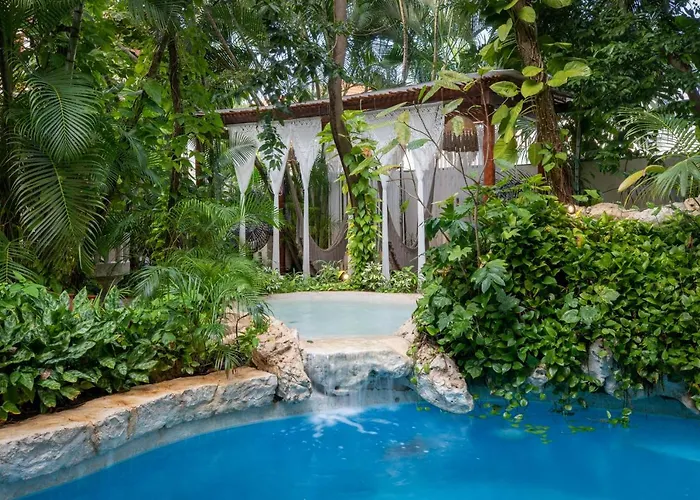 Hulku Hotel 3*