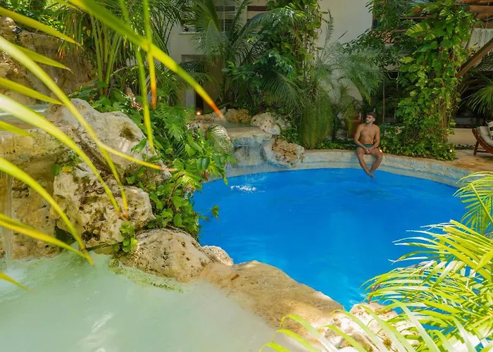 Hulku Hotel 3*